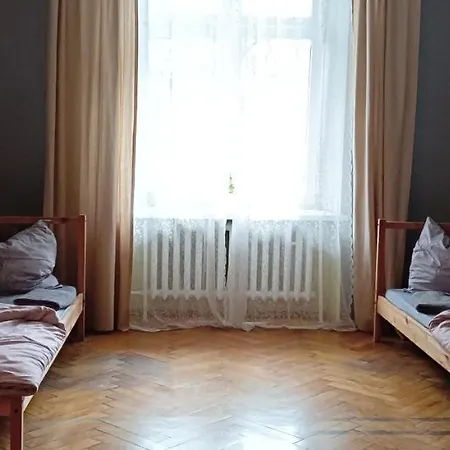 Words & Swords Alloggio in famiglia