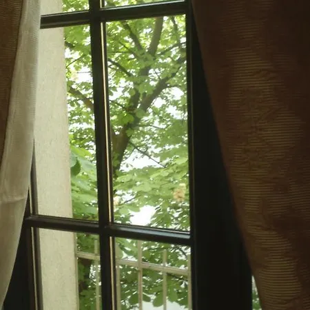 民宿 Words & Swords